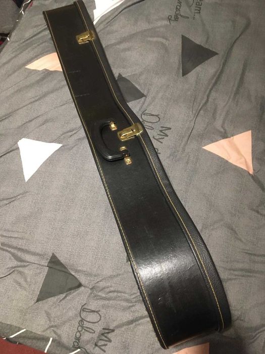 Продам корейську класичну гітару з кофром