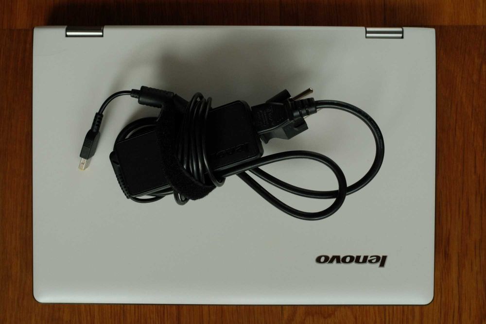 Lenovo Yoga 500 | 2-em-1 Tátil | Funcional | Ideal para uso básico