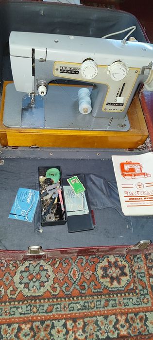 Швейна машинка Чайка-3