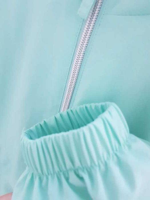 Corta Vento | Parka | Kispo | Impermeável verde água Benetton 10 anos