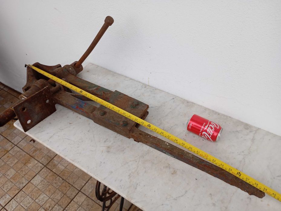 Torno Antigo de Ferreiro com Haste Enorme Raro Ferramenta Funcional