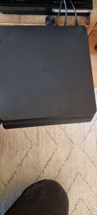Playstation 4 slim