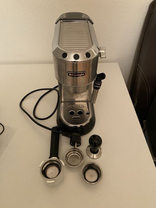 Кавоварка ріжкова Delonghi EC 685.M