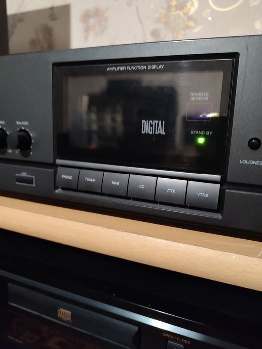 Усилитель universum.