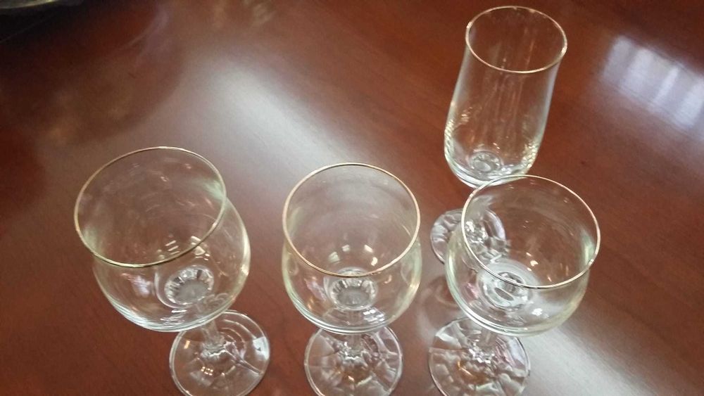 Crystal Glass Set423917813698416640