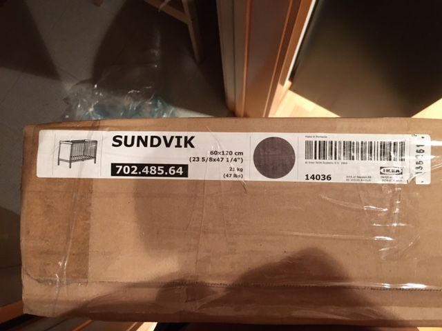 Berço e colchão Ikea