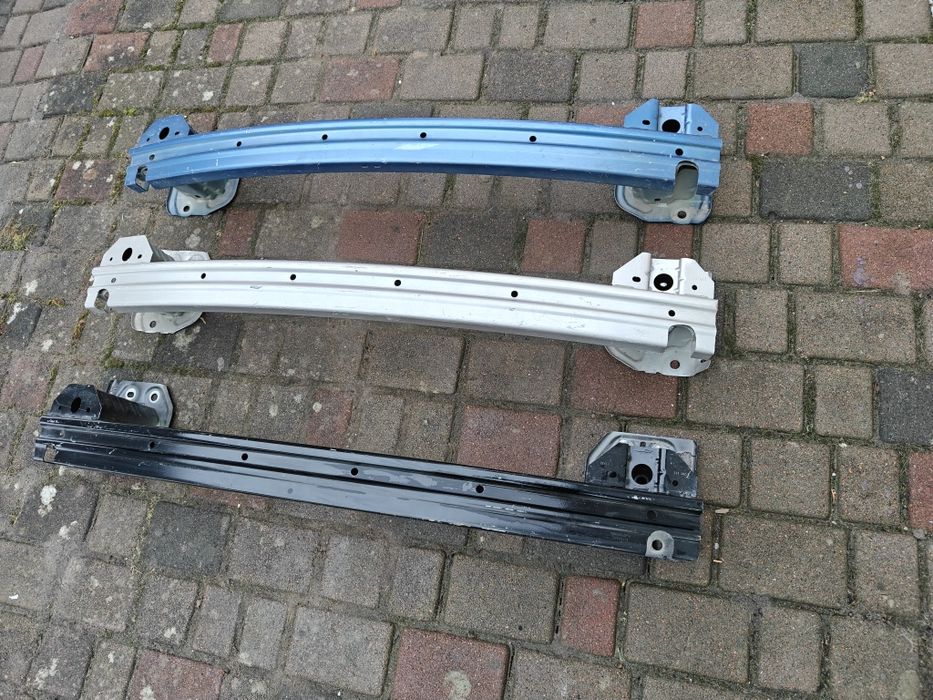 В наявності задній підсилювач Volvo C40 XC40 RECHARGE EX40 EC40