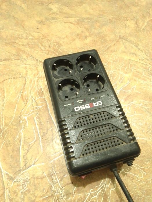 продам стпбилизатор напряжения GRESSO  M1200VA