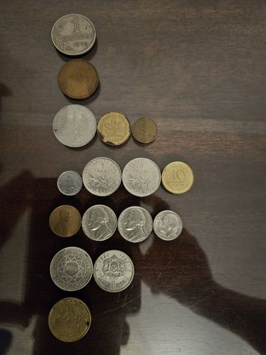 Moedas antigas de vários países (16 moedas)