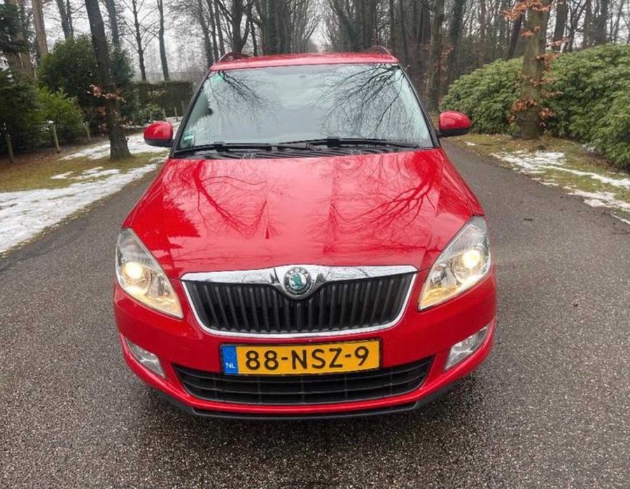 Skoda Fabia 1.2 diesel vermelha - estado perfeito