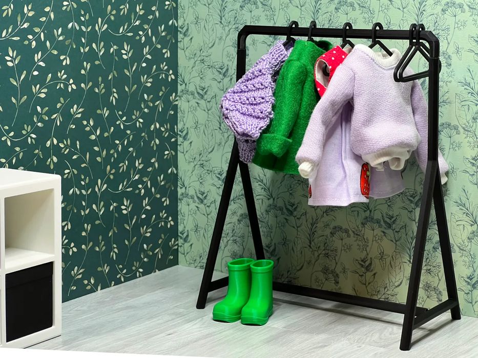 Cabide e Cabideiro para Casa de Bonecas (Escala 1:8)