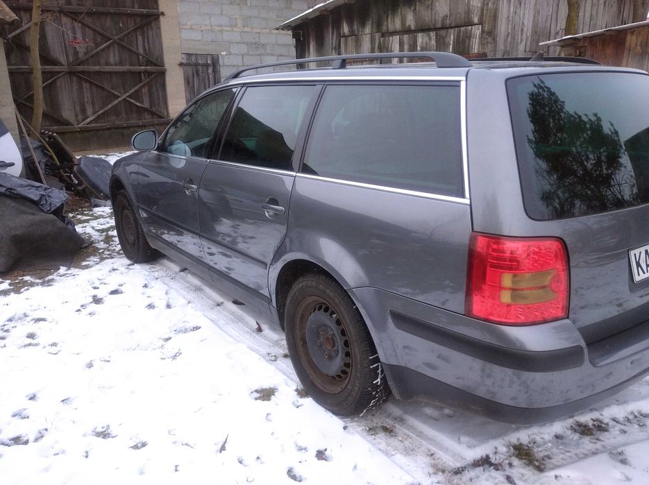 błotnik prawy przod tył OE  LA7T passat b5 lift 1.9tdi avf