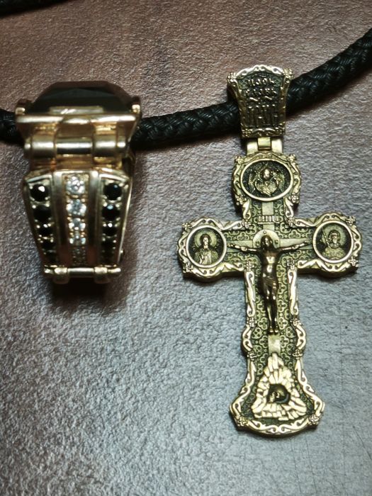 Продам золотий перстень і хрест