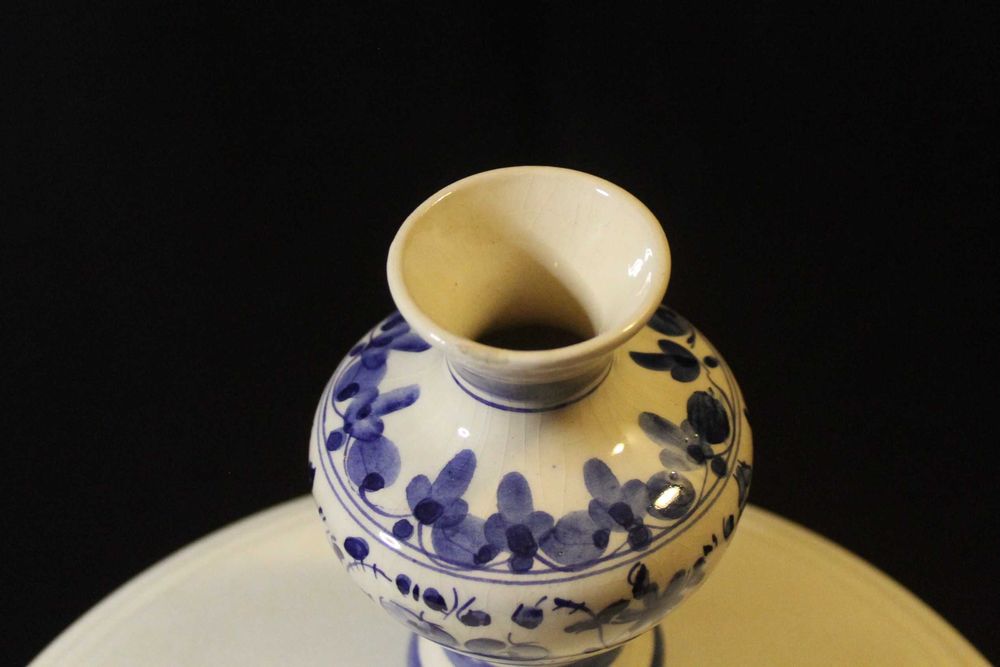 Vaso cerâmica português feito à mão, anos 80, pequeno, azul e branco,