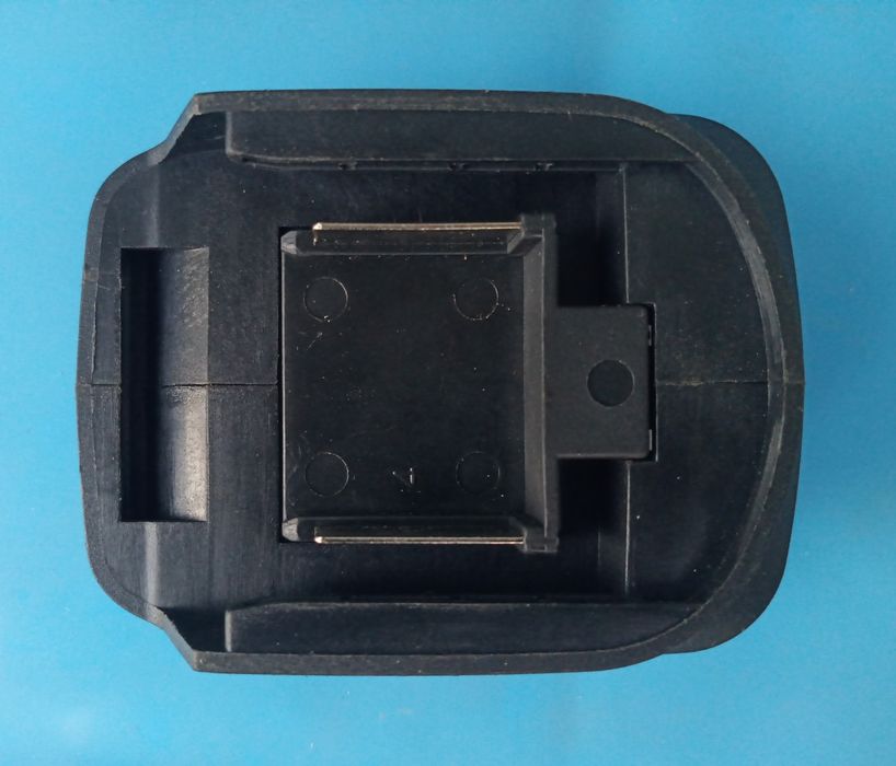 Адаптер USB power bank для аккумуляторов Makita с фонарем