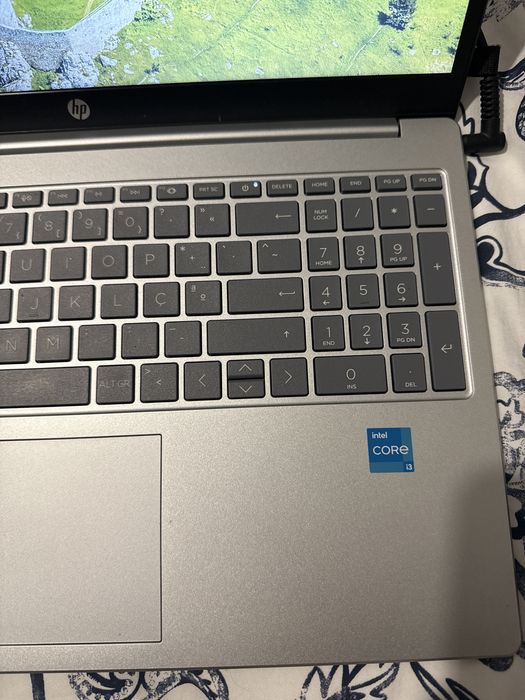 computador HP Intel Core i3 N305 15.6”