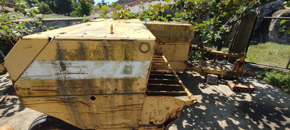 Enfardadeira New Holland 940