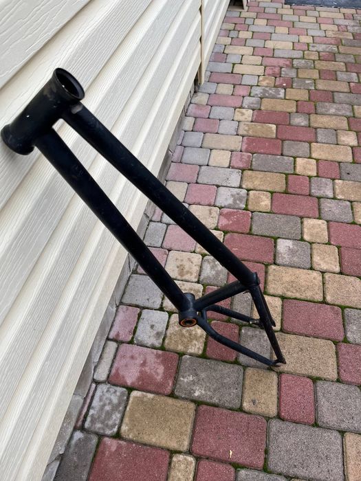 Продам раму бмх б/у