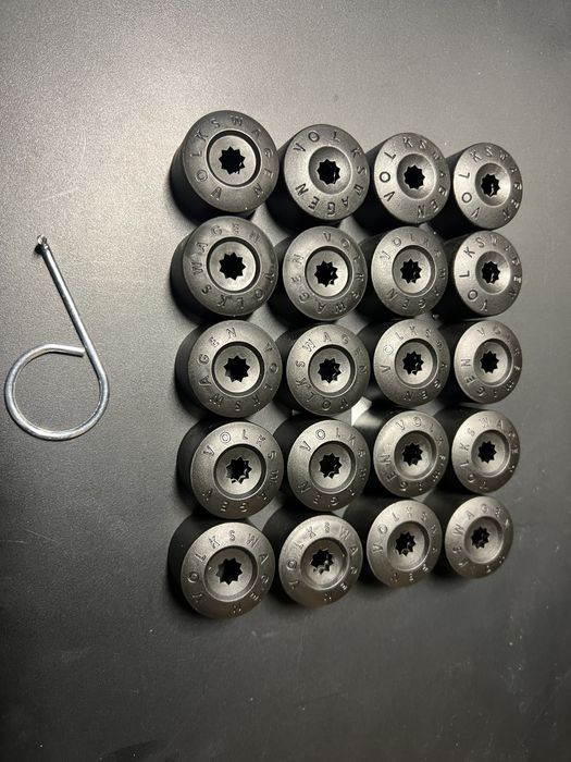 Колпачки на болты , колпачки на болты колесные VW 1K06011739B9