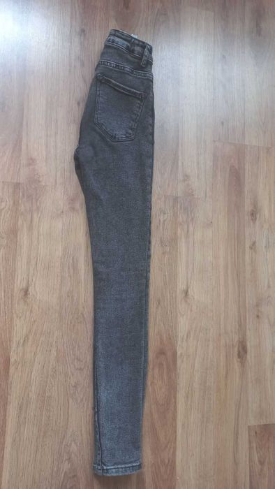 продам разные джинсы на девочку 10-13 лет