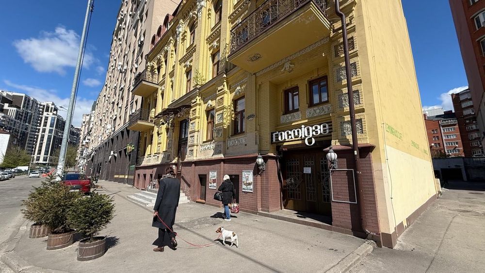 Площа Перемоги, магазин або ресторан, 200 кв.м