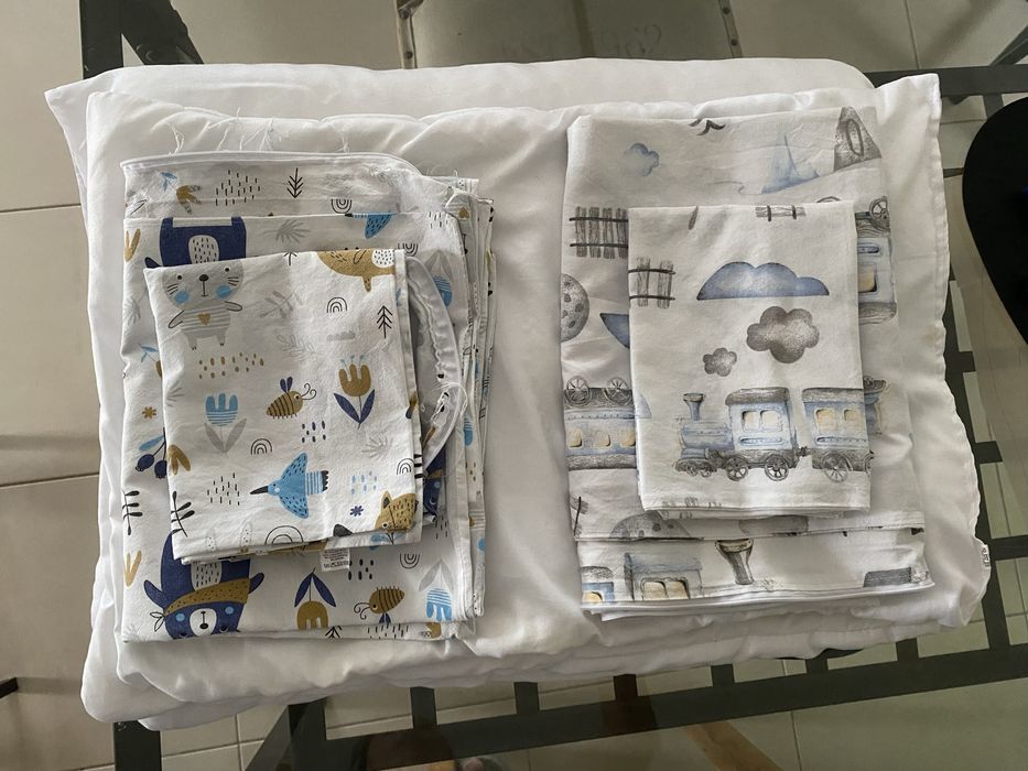 Kołderka, poduszka i 2 poscieli