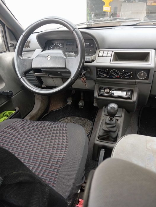 Renault Clio 93 impecável