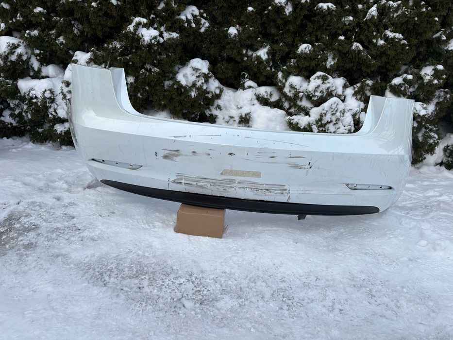 Бампер задній Tesla Model 3 2021 без парктроніка