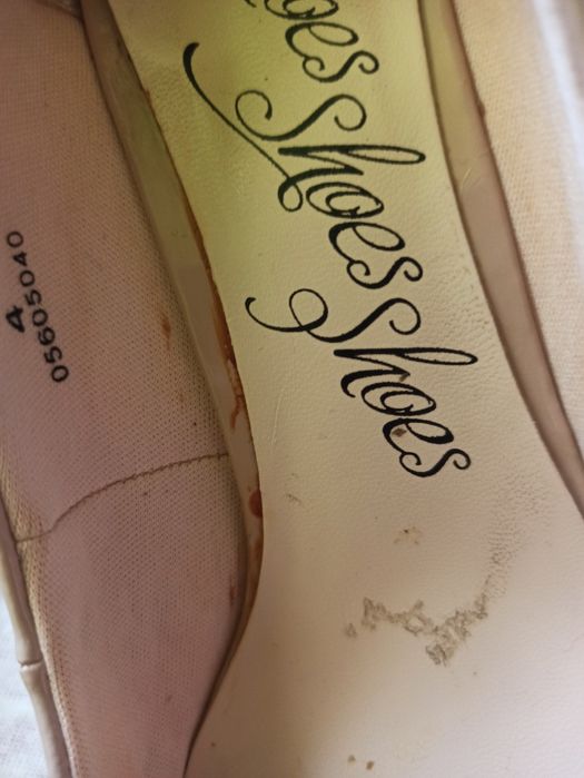 Buty szpilki beżowe