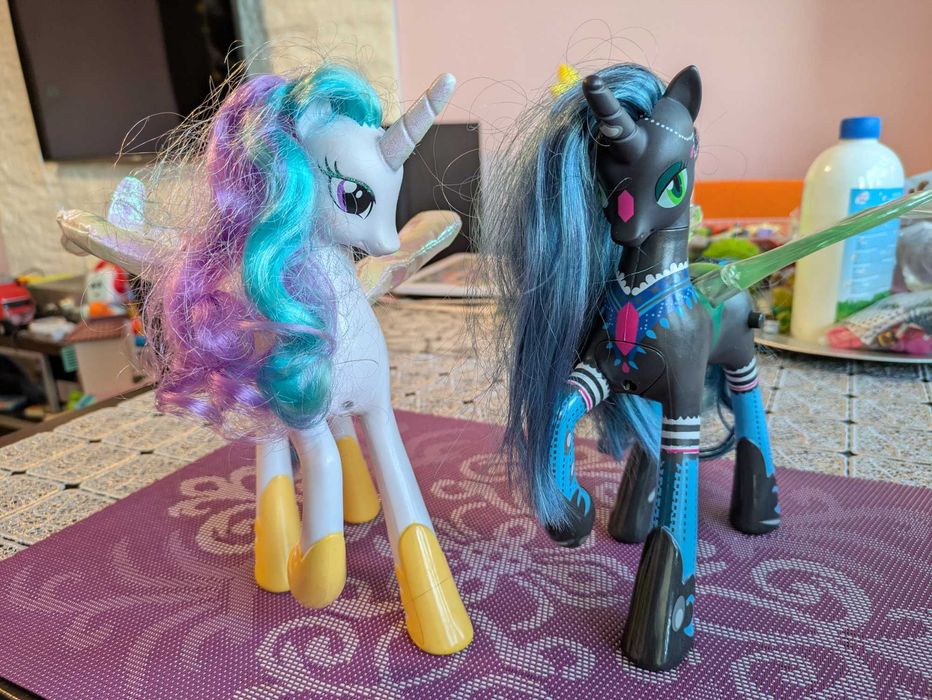 Interaktywne: Unikat My Little Pony Queen Chrysalis (Królowa Podmieńców) (Hasbro B00M3 - 2013r.) + Księżniczka Celestia (Hasbro A0633 2011r.)