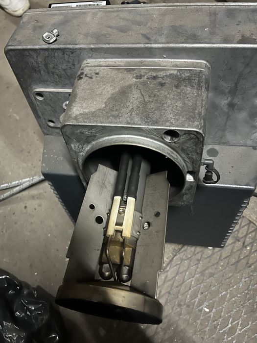 Palnik Weishaupt  WL30Z-C dwustopniowy z siłownikiem