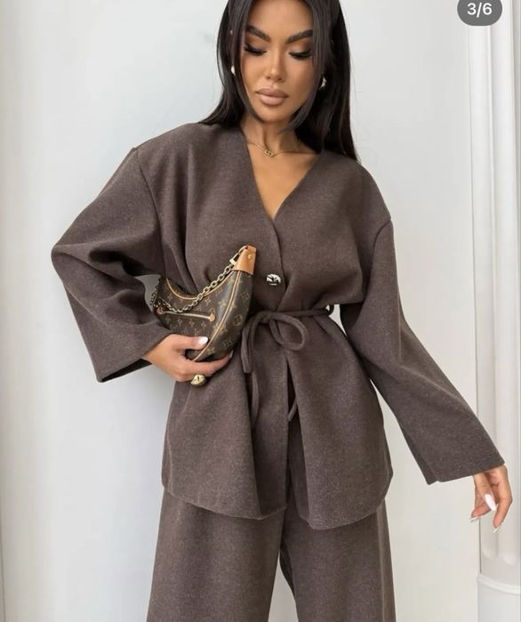 Костюм зі спідницею 46-48