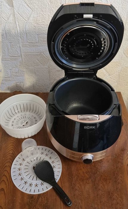 МУльтиварка ( Мультишеф)  BORK U-802