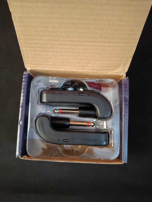 Transmitters and Receiver for Guitar, Keyboard, etc.64552043977603121