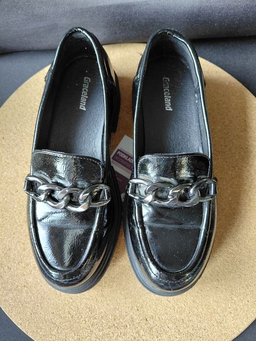 Czarne lakierowane mokasyny Deichmann 33