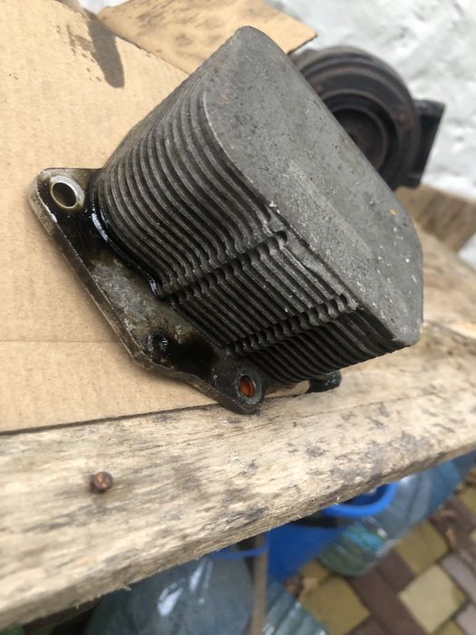 Теплобмінник масляний форд