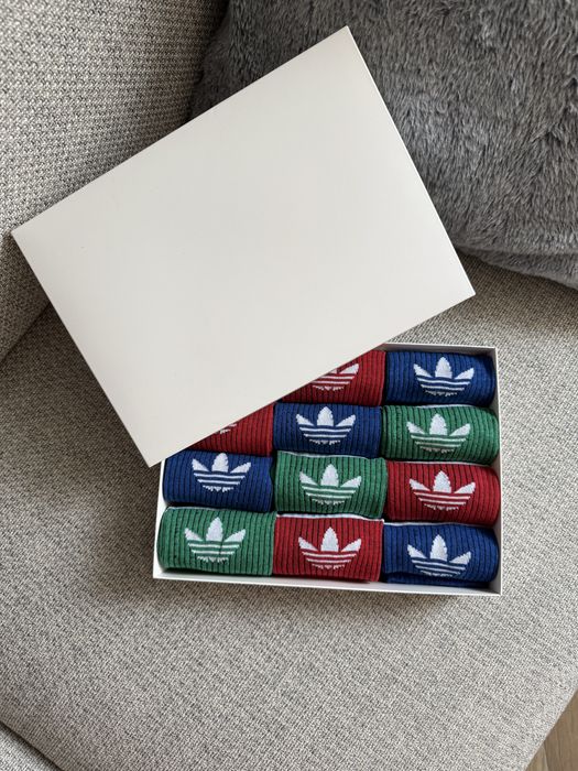 Zestaw  skarpet  12 par