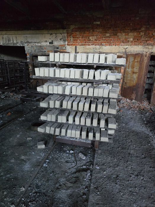 Прес для виробництва цегли