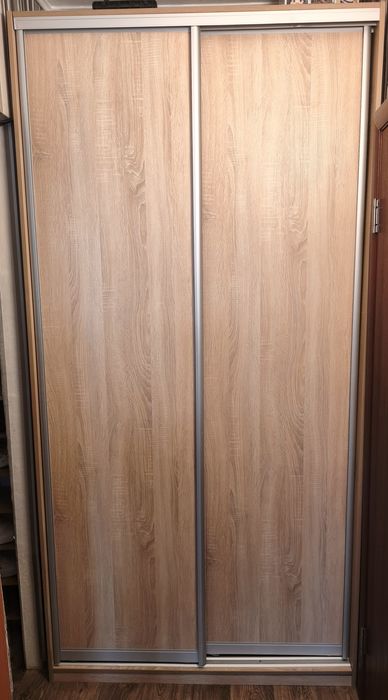 Шафа-купе у хорошому стані (120х242х45 см)