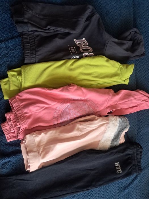 Безкоштовно речі для дівчинки 134-140