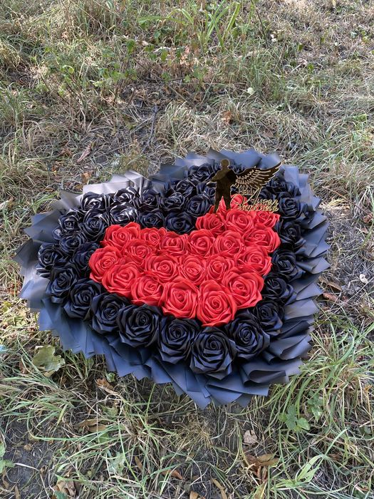 Розы из атласной ленты для героя