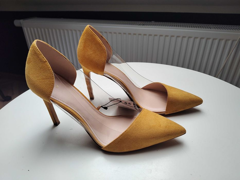 Czółenka szpilki musztardowe MANGO