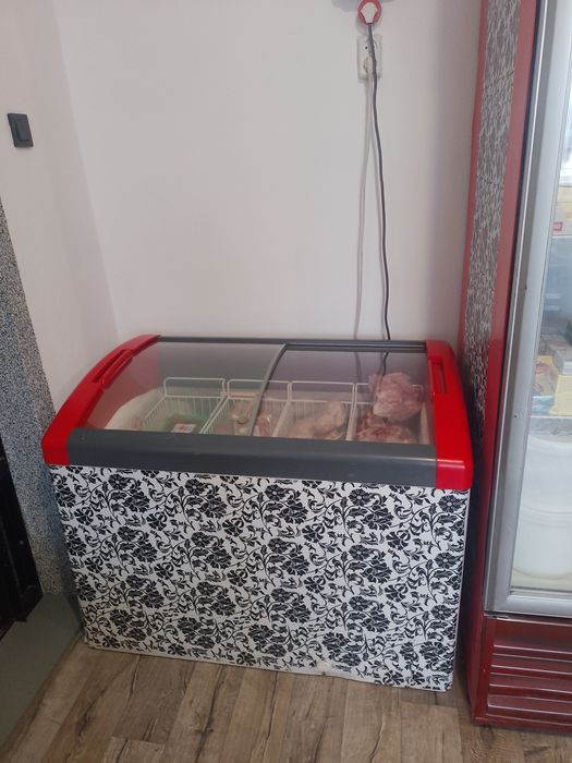 Холодильне обладнання,місце продавця