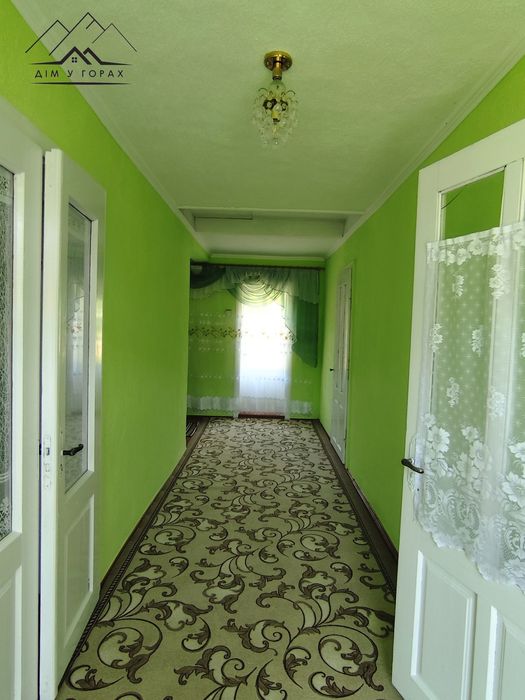 Продаж будинку в центрі с. Шешори та ділянки 25 сот.