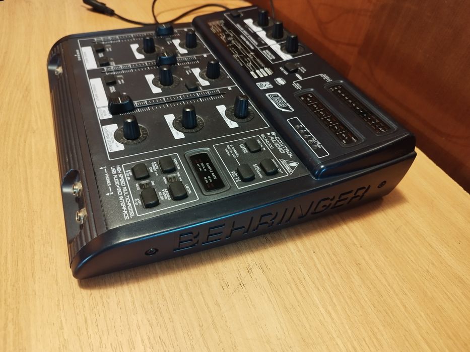 Behringer BCA2000 MIDI Interface