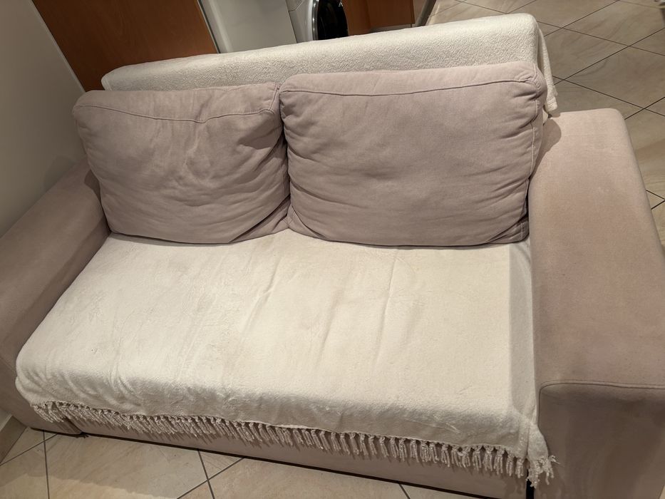 Sofa bege semi-usado