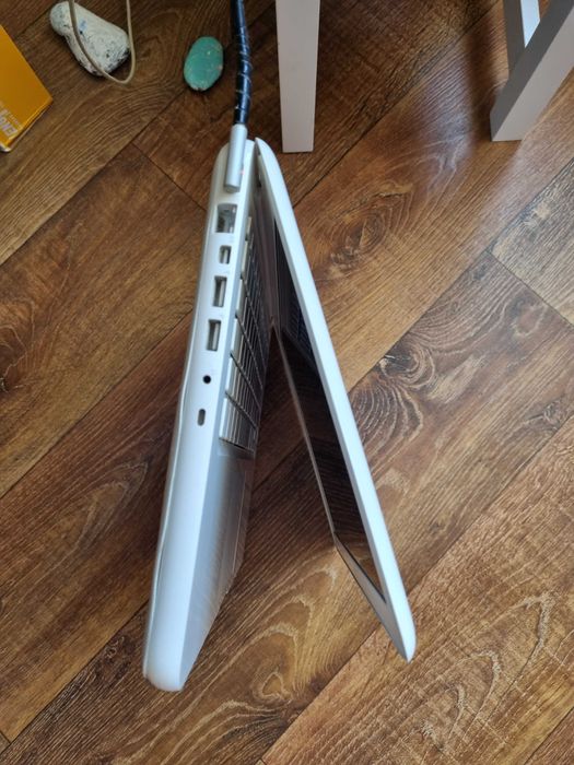 MacBook (13-inch. Mid 2010) Model: A1342