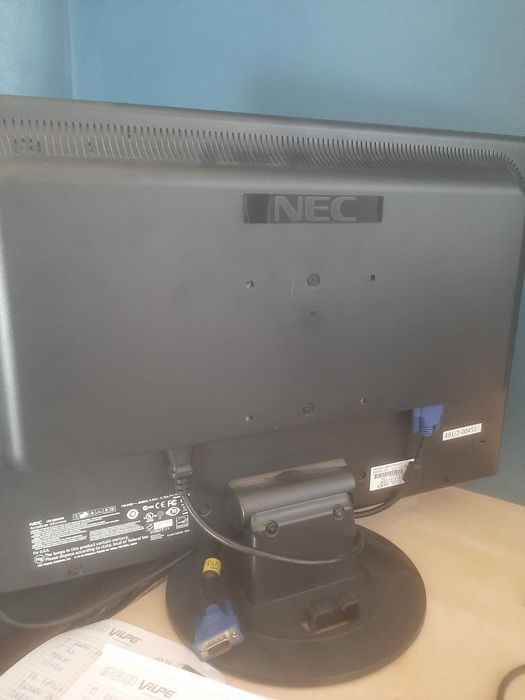 Monitor NEC 22 acusync 221WM