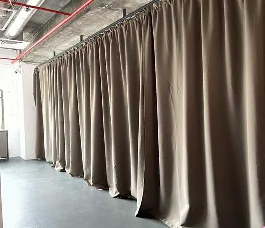 Штори вогнетривкі, парні, електронне керування Manezh(Торг)