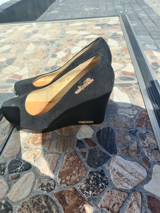 Продам жіночі туфлі